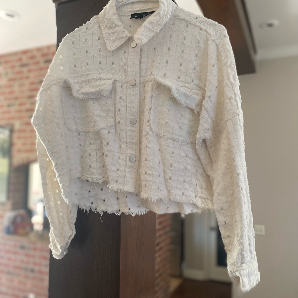 Kittenish white jean jacket